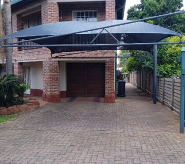 What is the size of a 2 car shadeport in meters