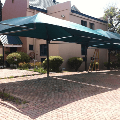 How do UV ratings affect shadeport performance
